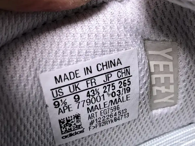 Boost Adidas EG7596 Analog Yeezy 700 0510